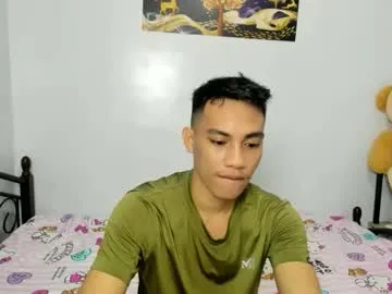 urfucker_vinz live cam