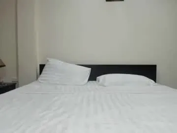 velvetromantics live cam