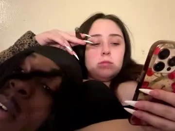 Vonnieeb2x live cam preview