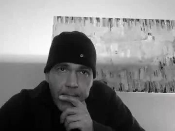 Voyeuredeluxe live cam preview