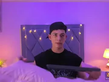Your_fav_twink_ live cam preview